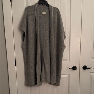 Universal Thread Open Front Gray Poncho